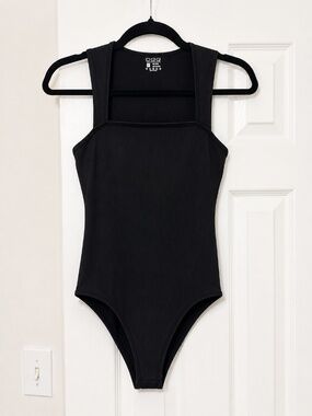 OQQ Strappy Square Neck Sleeveless Tummy Control Bodysuit